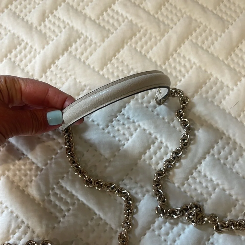 Coach Handbag With Gold Chain Cream with a little mauve mixed in it - Picture 3 of 8